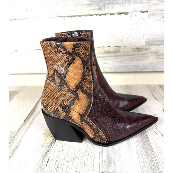 Topshop Womens 7 Brown Snakeskin Leather Pointed Toe Heeled Ankle Boot Western - Picture 2 of 9